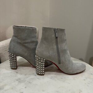Christian Louboutin Suzi Folk 85 Powder Grey Suede Spiked Ankle Heel Bootie 37.5